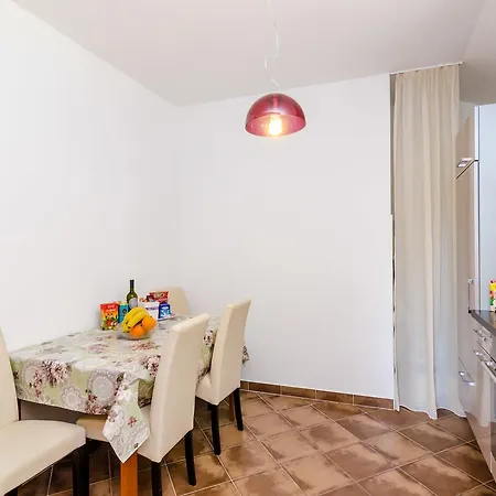 Apartment Ana *